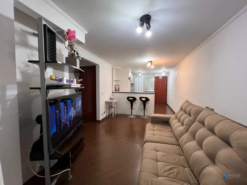 Apartamento com 3 quartos à venda, 60m2 em Capão Raso, Curitiba - PR - imagem 7 Foto 7 de Apartamento com 3 quartos à venda, 60m2 em Capão Raso, Curitiba - PR