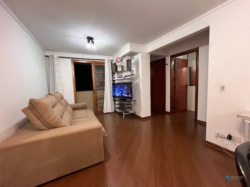 Apartamento com 3 quartos à venda, 60m2 em Capão Raso, Curitiba - PR - imagem 8 Foto 8 de Apartamento com 3 quartos à venda, 60m2 em Capão Raso, Curitiba - PR