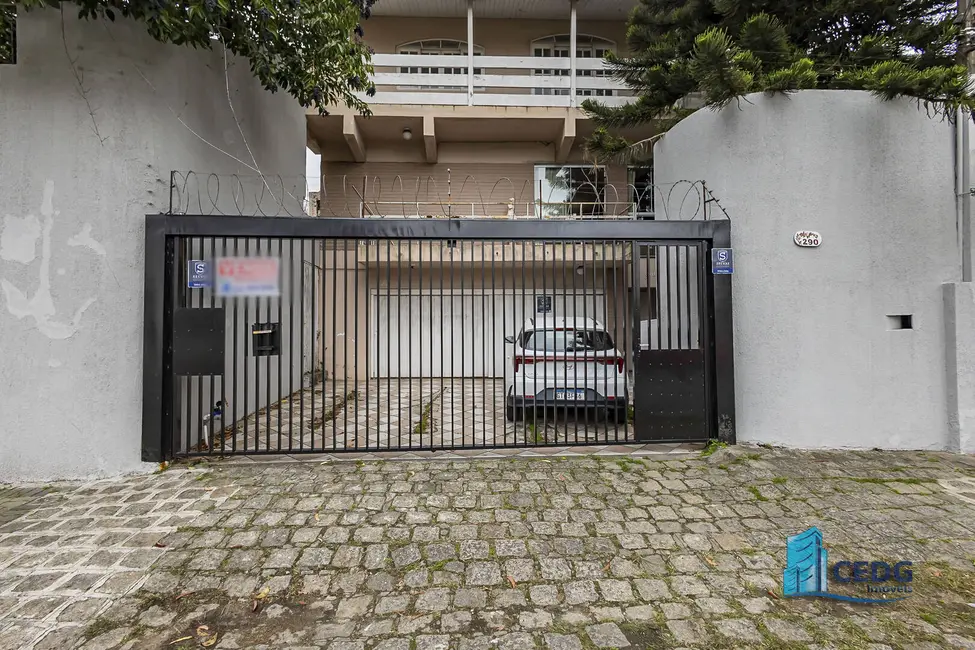 Casa com 4 quartos à venda, 500m2 em Vista Alegre, Curitiba - PR - imagem 1 Foto 1 de Casa com 4 quartos à venda, 500m2 em Vista Alegre, Curitiba - PR