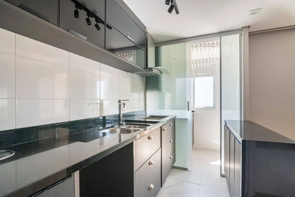 Foto 6 de Apartamento com 3 quartos à venda, 75m2 em Cabral, Curitiba - PR