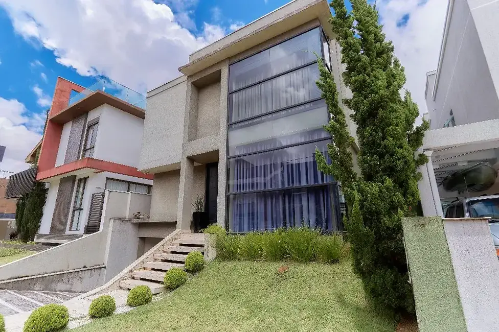 Foto 2 de Casa com 4 quartos à venda, 297m2 em Pinheirinho, Curitiba - PR