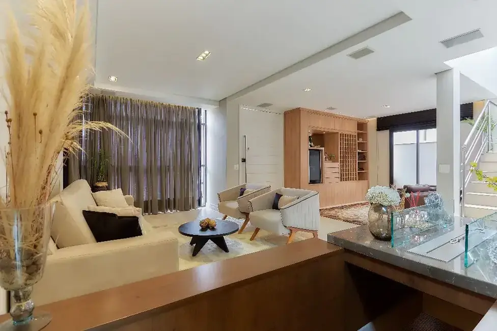 Foto 4 de Casa com 4 quartos à venda, 297m2 em Pinheirinho, Curitiba - PR