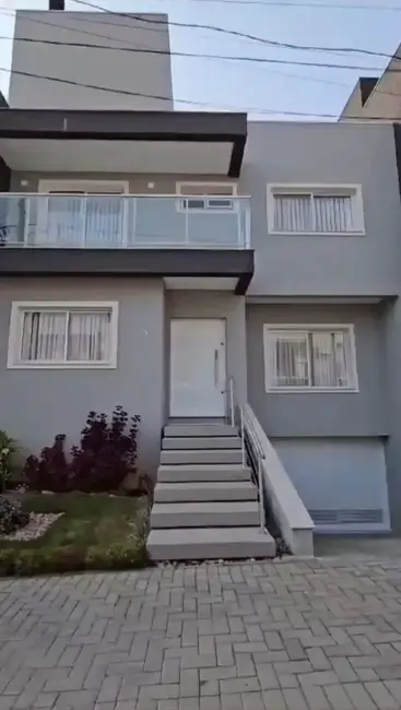 Foto 1 de Casa com 3 quartos à venda, 266m2 em Xaxim, Curitiba - PR