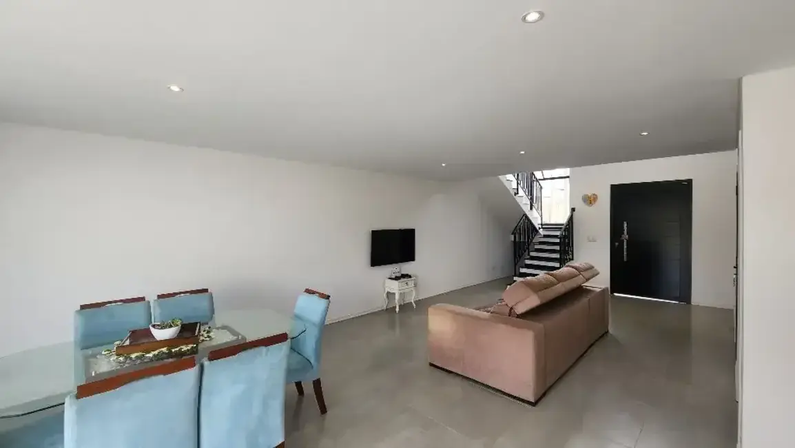 Casa com 3 quartos à venda, 205m2 em Umbará, Curitiba - PR - imagem 4 Foto 4 de Casa com 3 quartos à venda, 205m2 em Umbará, Curitiba - PR