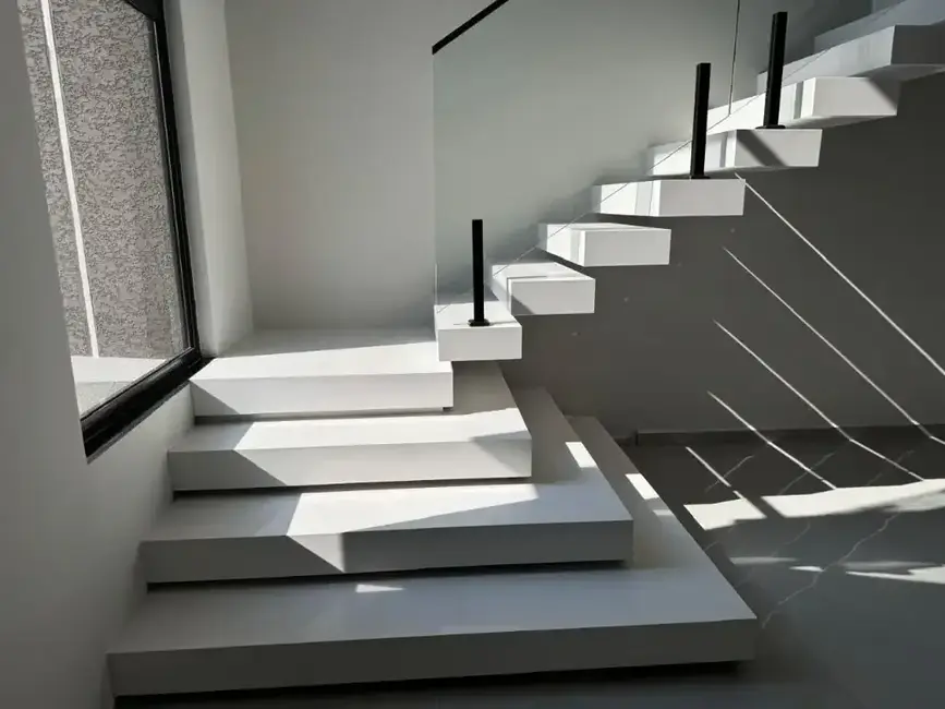 Casa com 4 quartos à venda, 225m2 em Umbará, Curitiba - PR - imagem 4 Foto 4 de Casa com 4 quartos à venda, 225m2 em Umbará, Curitiba - PR