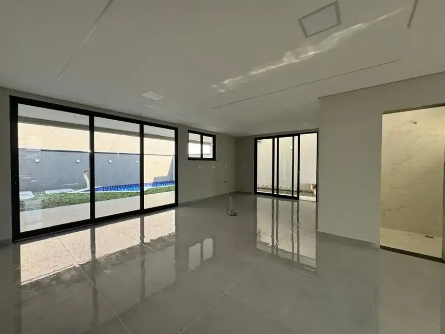 Casa com 4 quartos à venda, 225m2 em Umbará, Curitiba - PR - imagem 6 Foto 6 de Casa com 4 quartos à venda, 225m2 em Umbará, Curitiba - PR