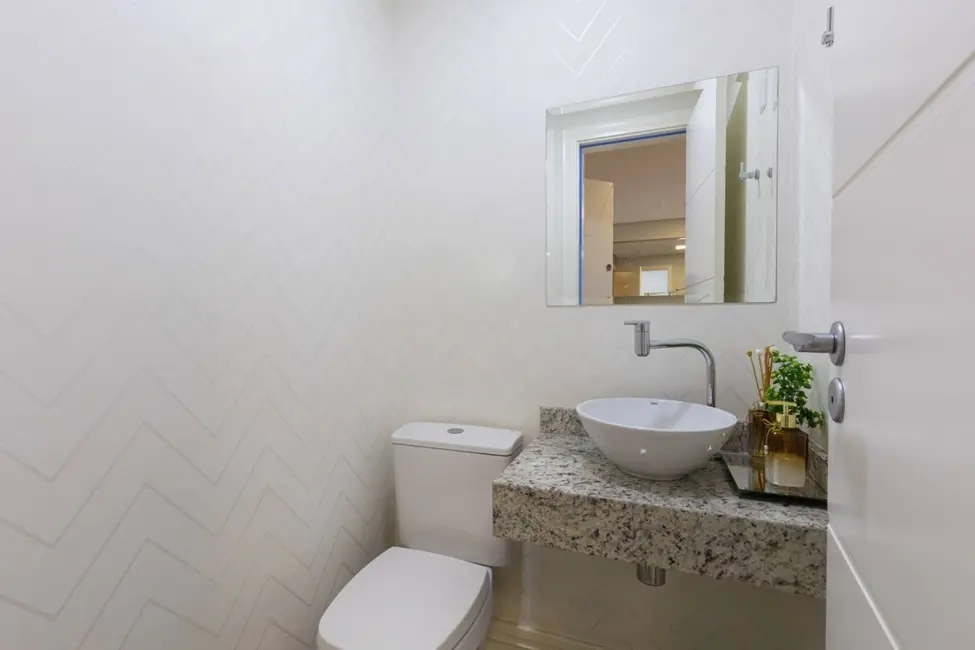 Foto 9 de Apartamento com 2 quartos à venda, 77m2 em Centro, Curitiba - PR