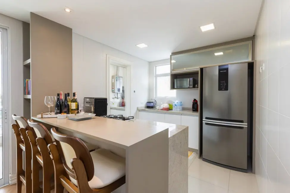 Foto 4 de Apartamento com 2 quartos à venda, 77m2 em Centro, Curitiba - PR