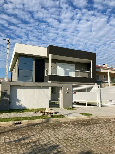 Foto 2 de Casa com 6 quartos à venda, 411m2 em Matinhos - PR