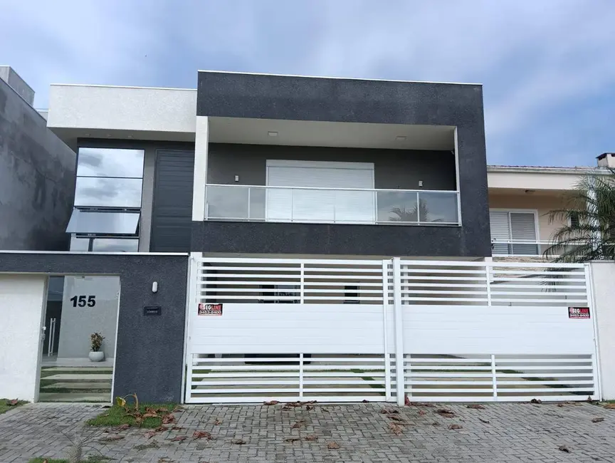 Foto 1 de Casa com 6 quartos à venda, 411m2 em Matinhos - PR