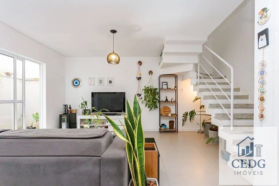 Sobrado com 3 quartos à venda, 122m2 em Xaxim, Curitiba - PR - imagem 8 Foto 8 de Sobrado com 3 quartos à venda, 122m2 em Xaxim, Curitiba - PR