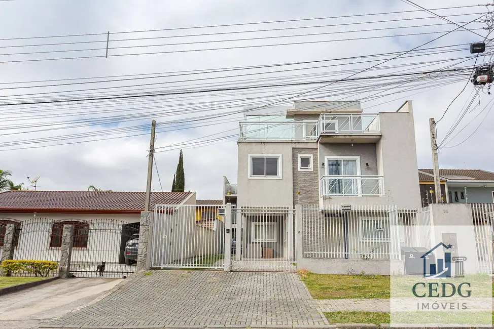 Sobrado com 3 quartos à venda, 122m2 em Xaxim, Curitiba - PR - imagem 1 Foto 1 de Sobrado com 3 quartos à venda, 122m2 em Xaxim, Curitiba - PR