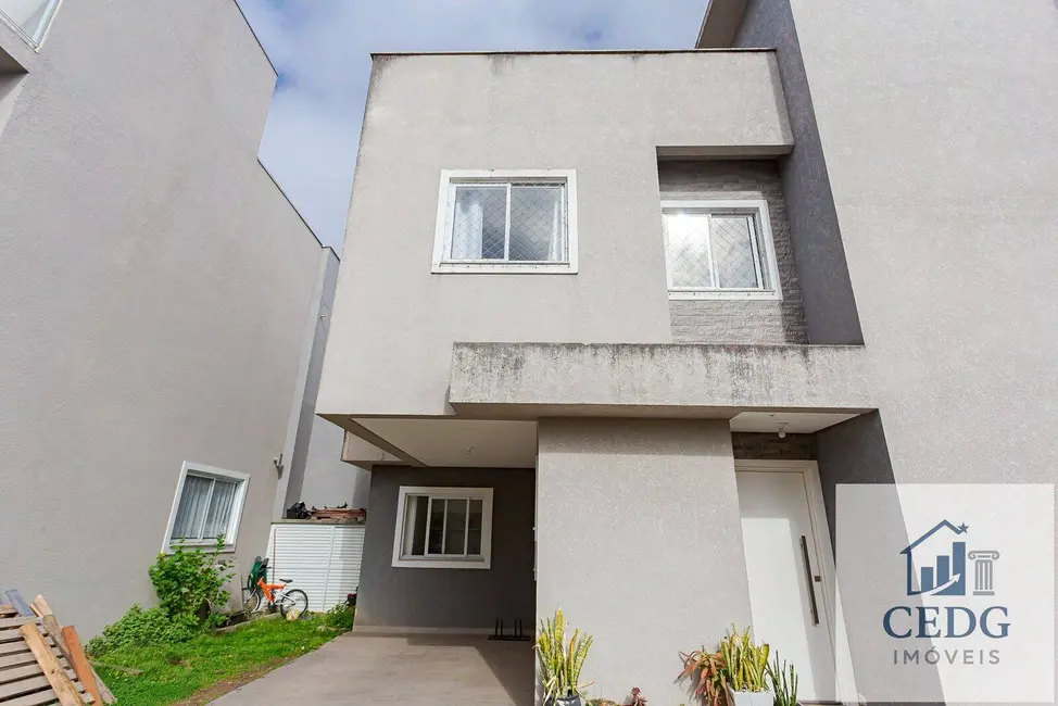 Sobrado com 3 quartos à venda, 122m2 em Xaxim, Curitiba - PR - imagem 2 Foto 2 de Sobrado com 3 quartos à venda, 122m2 em Xaxim, Curitiba - PR