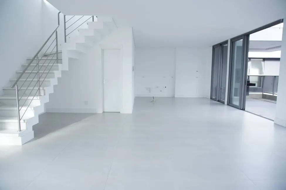 Apartamento com 3 quartos à venda, 148m2 em Hugo Lange, Curitiba - PR - imagem 5 Foto 5 de Apartamento com 3 quartos à venda, 148m2 em Hugo Lange, Curitiba - PR