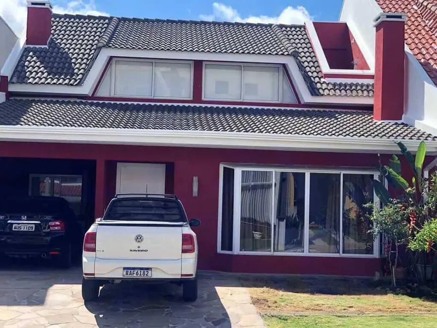Foto 1 de Casa com 3 quartos à venda, 240m2 em Uberaba, Curitiba - PR