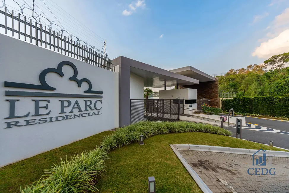 Casa com 4 quartos à venda, 470m2 em Pilarzinho, Curitiba - PR - imagem 1 Foto 1 de Casa com 4 quartos à venda, 470m2 em Pilarzinho, Curitiba - PR