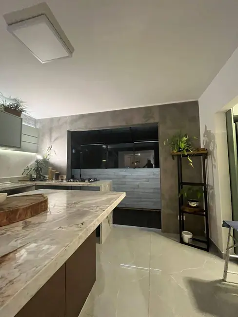 Foto 2 de Casa com 5 quartos à venda, 238m2 em Pilarzinho, Curitiba - PR