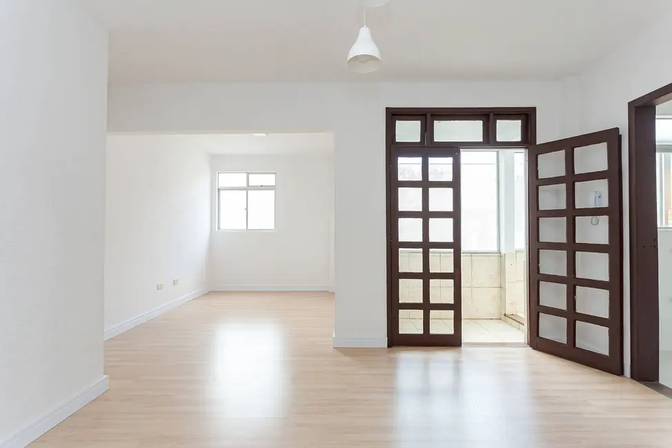 Apartamento com 2 quartos à venda, 58m2 em Uberaba, Curitiba - PR - imagem 4 Foto 4 de Apartamento com 2 quartos à venda, 58m2 em Uberaba, Curitiba - PR