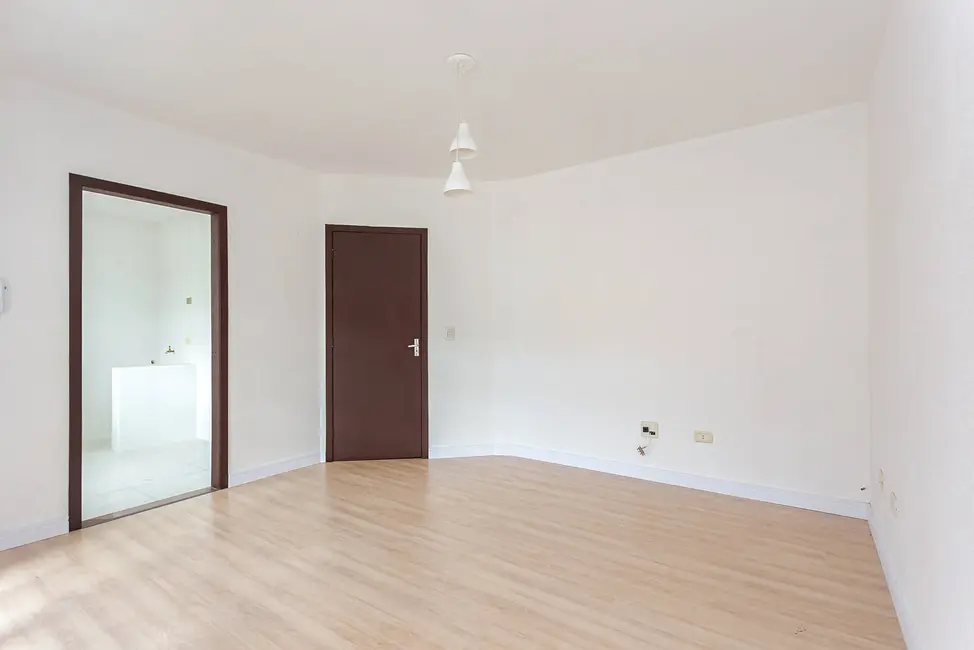 Apartamento com 2 quartos à venda, 58m2 em Uberaba, Curitiba - PR - imagem 5 Foto 5 de Apartamento com 2 quartos à venda, 58m2 em Uberaba, Curitiba - PR