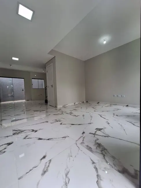 Foto 3 de Sobrado com 4 quartos à venda, 84m2 em Sítio Cercado, Curitiba - PR
