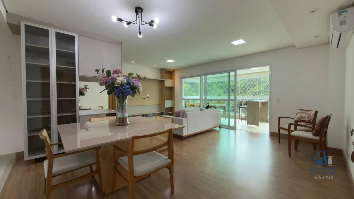 Foto 3 de Apartamento com 3 quartos à venda, 130m2 em Curitiba - PR