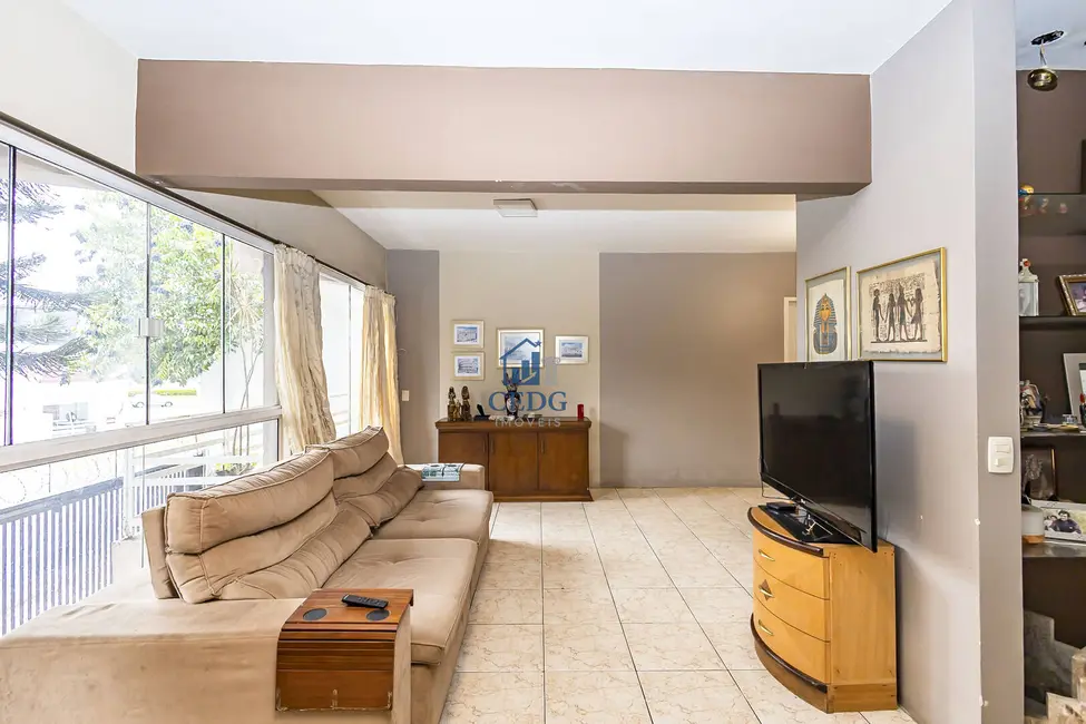 Sobrado com 4 quartos à venda, 400m2 em Vista Alegre, Curitiba - PR - imagem 5 Foto 5 de Sobrado com 4 quartos à venda, 400m2 em Vista Alegre, Curitiba - PR