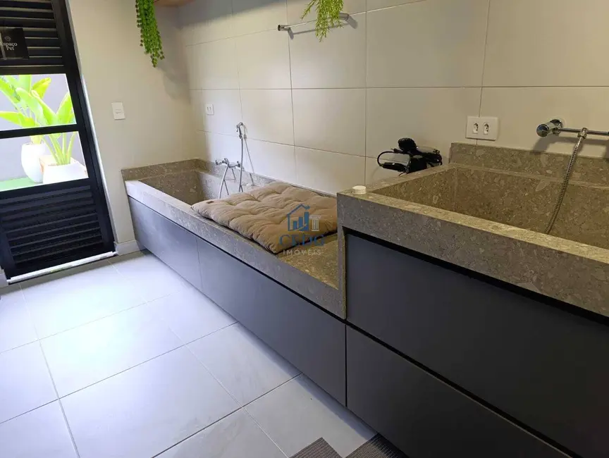 Apartamento com 2 quartos à venda, 56m2 em Santa Quitéria, Curitiba - PR - imagem 3 Foto 3 de Apartamento com 2 quartos à venda, 56m2 em Santa Quitéria, Curitiba - PR