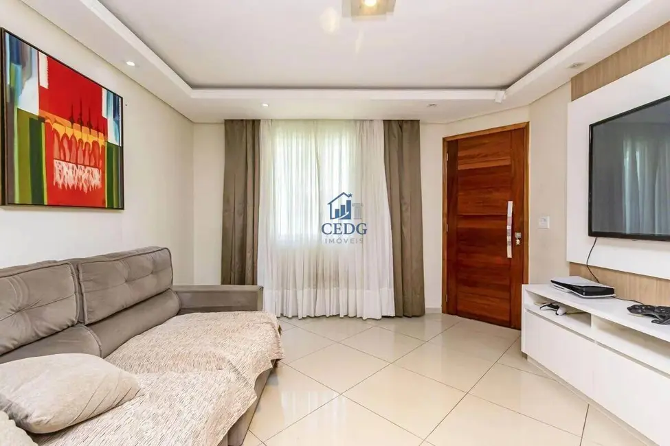 Casa com 4 quartos à venda, 236m2 em Pinheirinho, Curitiba - PR - imagem 4 Foto 4 de Casa com 4 quartos à venda, 236m2 em Pinheirinho, Curitiba - PR