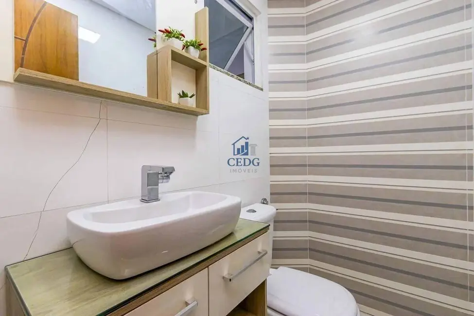 Casa com 4 quartos à venda, 236m2 em Pinheirinho, Curitiba - PR - imagem 5 Foto 5 de Casa com 4 quartos à venda, 236m2 em Pinheirinho, Curitiba - PR