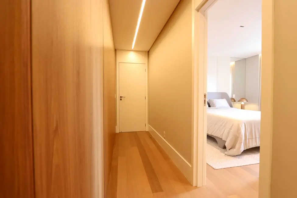 Apartamento com 3 quartos à venda, 255m2 em Campo Comprido, Curitiba - PR - imagem 4 Foto 4 de Apartamento com 3 quartos à venda, 255m2 em Campo Comprido, Curitiba - PR