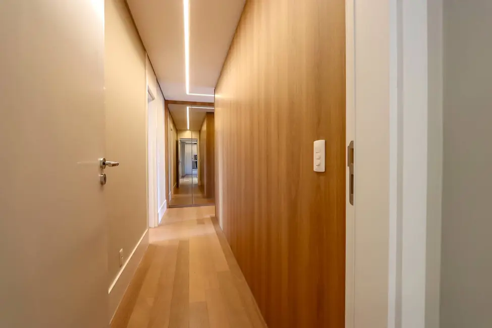 Apartamento com 3 quartos à venda, 255m2 em Campo Comprido, Curitiba - PR - imagem 3 Foto 3 de Apartamento com 3 quartos à venda, 255m2 em Campo Comprido, Curitiba - PR