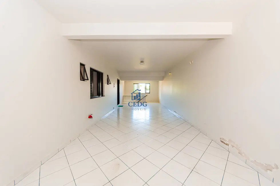 Casa com 3 quartos à venda, 416m2 em Bacacheri, Curitiba - PR - imagem 2 Foto 2 de Casa com 3 quartos à venda, 416m2 em Bacacheri, Curitiba - PR