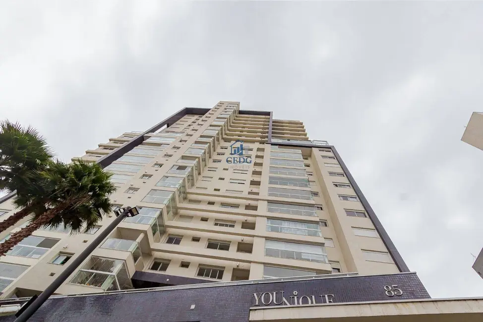 Foto 2 de Apartamento com 2 quartos à venda, 77m2 em Água Verde, Curitiba - PR