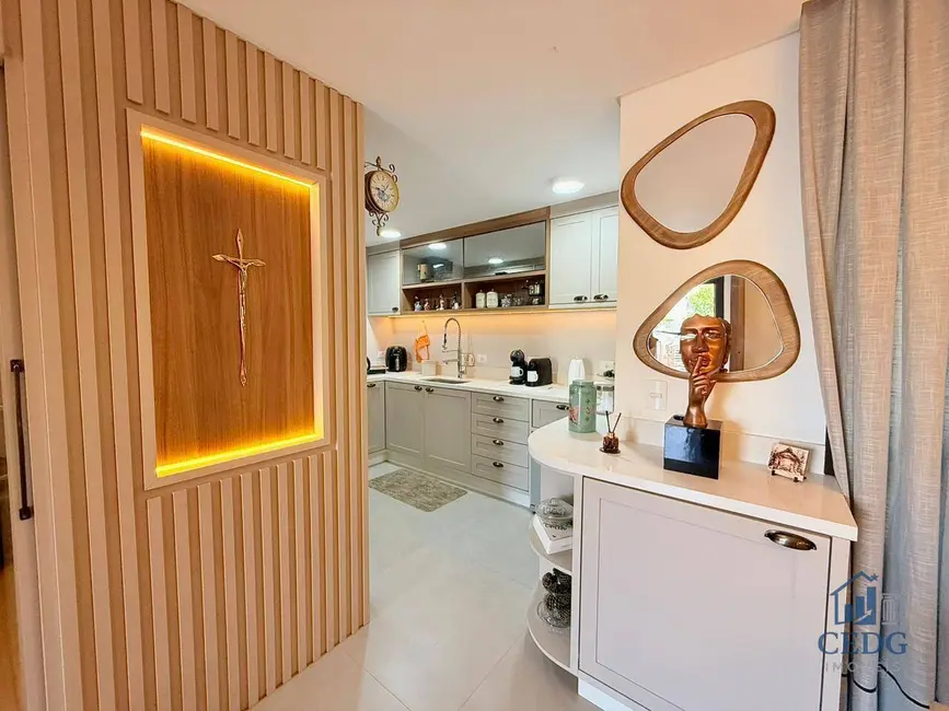 Sobrado com 3 quartos à venda, 153m2 em Portão, Curitiba - PR - imagem 8 Foto 8 de Sobrado com 3 quartos à venda, 153m2 em Portão, Curitiba - PR
