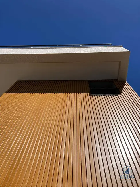 Casa com 3 quartos à venda, 208m2 em Jardim das Américas, Curitiba - PR - imagem 2 Foto 2 de Casa com 3 quartos à venda, 208m2 em Jardim das Américas, Curitiba - PR
