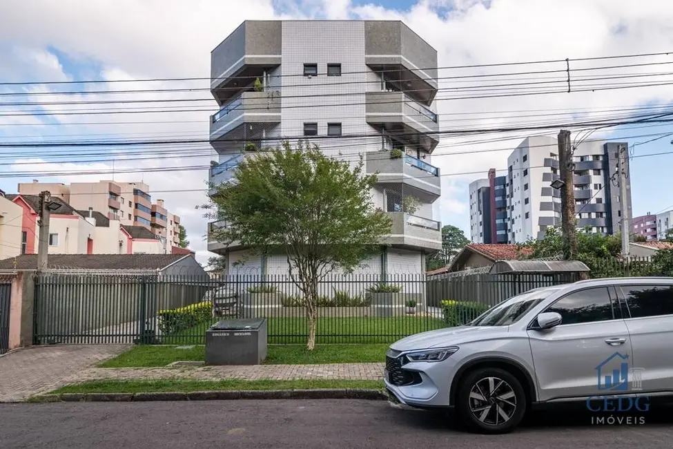 Foto 2 de Apartamento à venda em Bacacheri, Curitiba - PR