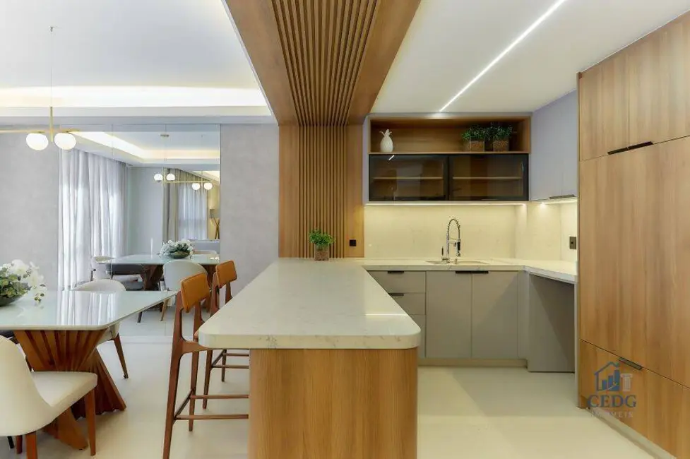 Casa com 3 quartos à venda, 192m2 em Santa Felicidade, Curitiba - PR - imagem 9 Foto 9 de Casa com 3 quartos à venda, 192m2 em Santa Felicidade, Curitiba - PR
