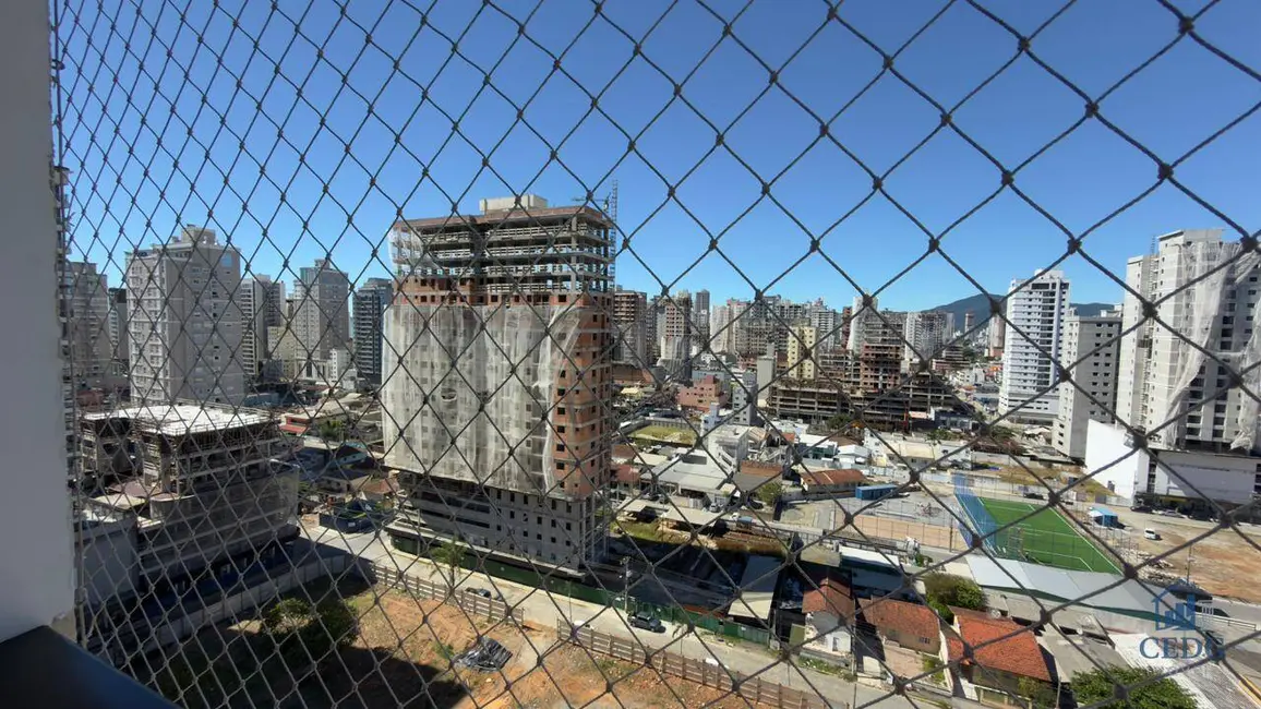 Foto 9 de Apartamento com 2 quartos à venda, 60m2 em Itapema - SC