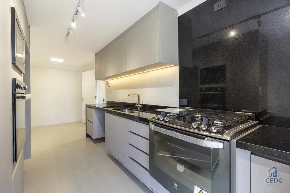 Apartamento com 3 quartos à venda, 158m2 em Água Verde, Curitiba - PR - imagem 8 Foto 8 de Apartamento com 3 quartos à venda, 158m2 em Água Verde, Curitiba - PR