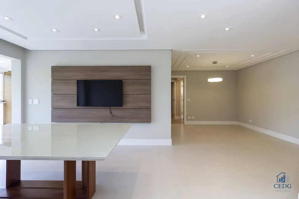 Apartamento com 3 quartos à venda, 158m2 em Água Verde, Curitiba - PR - imagem 5 Foto 5 de Apartamento com 3 quartos à venda, 158m2 em Água Verde, Curitiba - PR