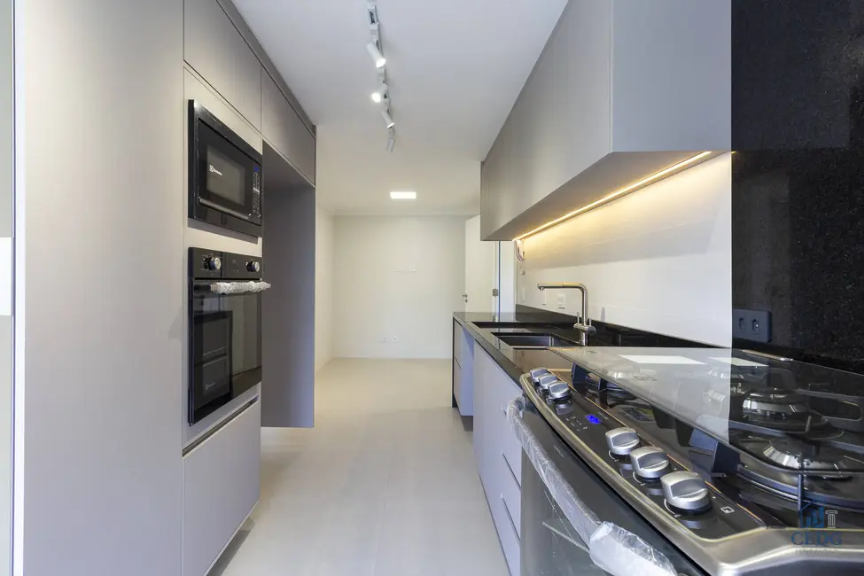 Apartamento com 3 quartos à venda, 158m2 em Água Verde, Curitiba - PR - imagem 9 Foto 9 de Apartamento com 3 quartos à venda, 158m2 em Água Verde, Curitiba - PR