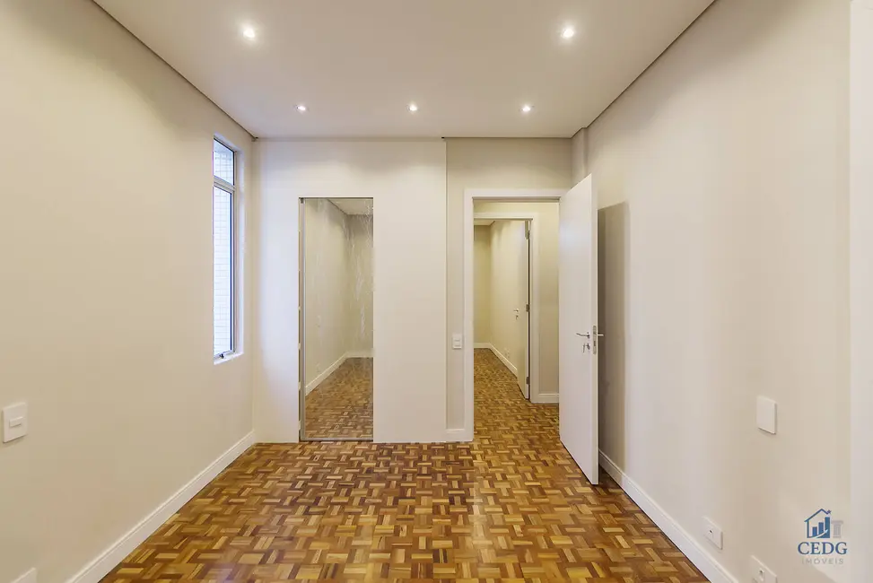 Apartamento com 3 quartos à venda, 101m2 em Batel, Curitiba - PR - imagem 9 Foto 9 de Apartamento com 3 quartos à venda, 101m2 em Batel, Curitiba - PR