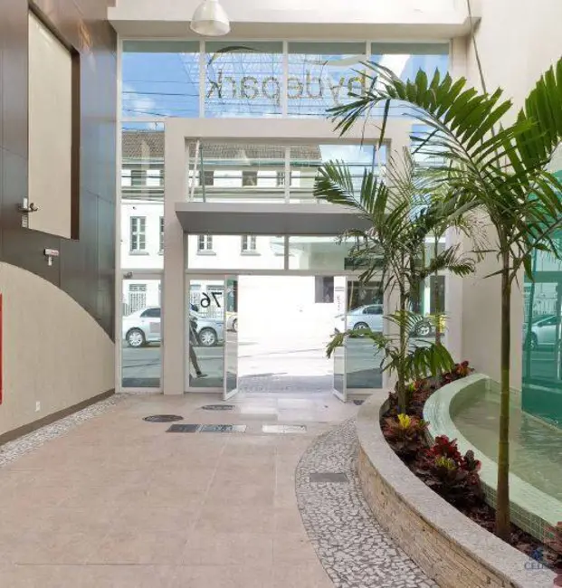 Sala Comercial à venda, 153m2 em Centro, Curitiba - PR - imagem 3 Foto 3 de Sala Comercial à venda, 153m2 em Centro, Curitiba - PR