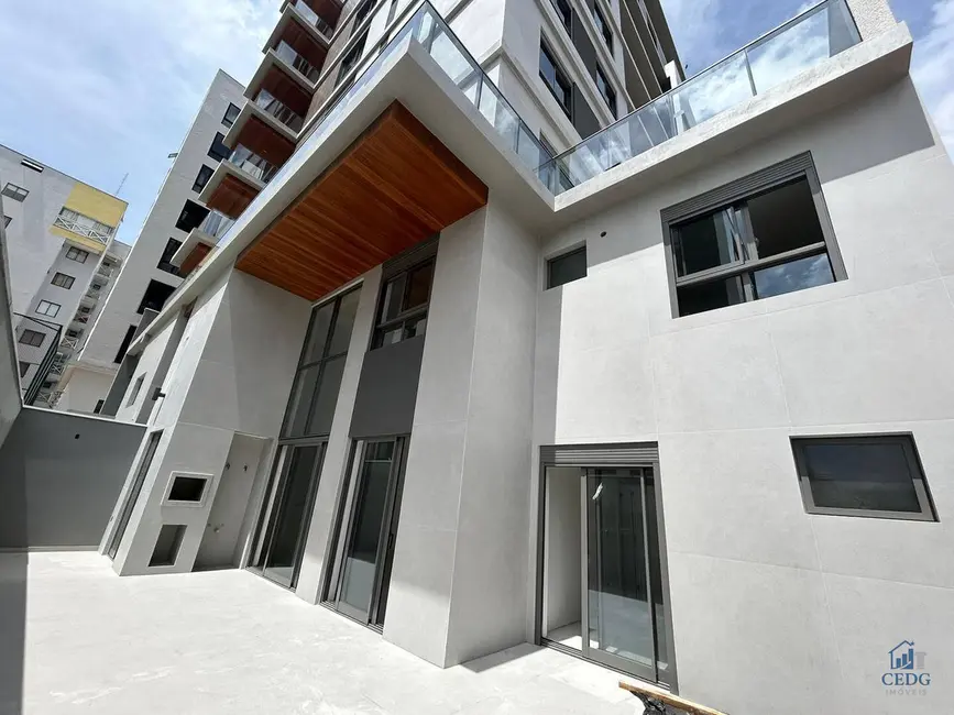 Apartamento com 3 quartos à venda, 170m2 em Água Verde, Curitiba - PR - imagem 3 Foto 3 de Apartamento com 3 quartos à venda, 170m2 em Água Verde, Curitiba - PR