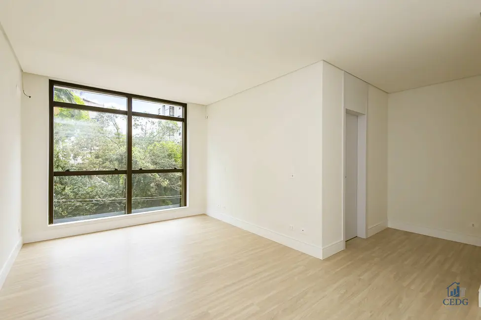 Apartamento com 3 quartos à venda, 133m2 em Bigorrilho, Curitiba - PR - imagem 4 Foto 4 de Apartamento com 3 quartos à venda, 133m2 em Bigorrilho, Curitiba - PR