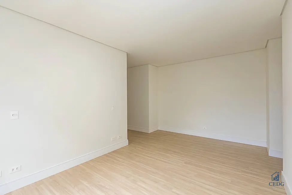 Apartamento com 3 quartos à venda, 133m2 em Bigorrilho, Curitiba - PR - imagem 8 Foto 8 de Apartamento com 3 quartos à venda, 133m2 em Bigorrilho, Curitiba - PR