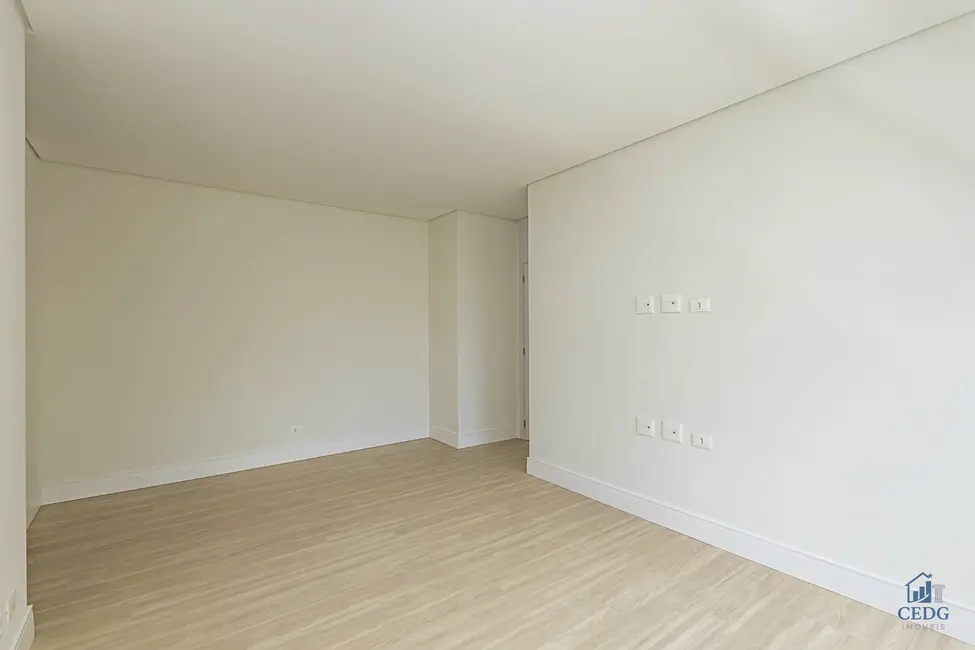 Apartamento com 3 quartos à venda, 133m2 em Bigorrilho, Curitiba - PR - imagem 5 Foto 5 de Apartamento com 3 quartos à venda, 133m2 em Bigorrilho, Curitiba - PR