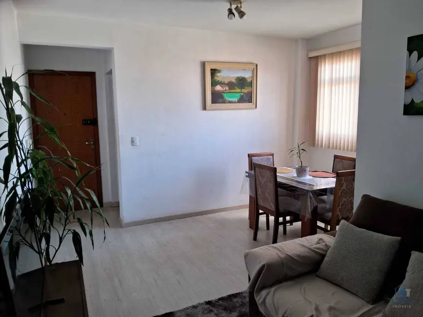 Apartamento com 3 quartos à venda, 60m2 em Novo Mundo, Curitiba - PR - imagem 4 Foto 4 de Apartamento com 3 quartos à venda, 60m2 em Novo Mundo, Curitiba - PR