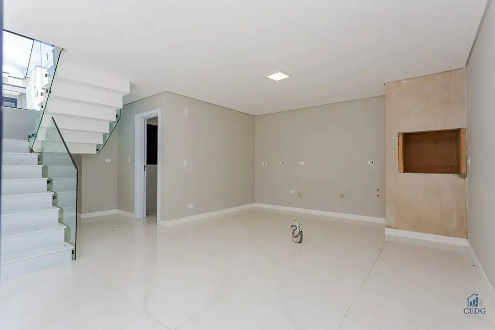 Casa com 3 quartos à venda, 244m2 em Boa Vista, Curitiba - PR - imagem 3 Foto 3 de Casa com 3 quartos à venda, 244m2 em Boa Vista, Curitiba - PR