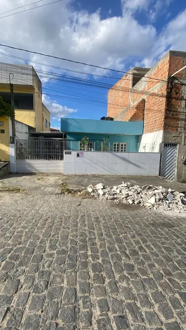 Casa com 3 quartos à venda, 160m2 em Jardim Panorama, Caruaru - PE - imagem 1 Foto 1 de Casa com 3 quartos à venda, 160m2 em Jardim Panorama, Caruaru - PE